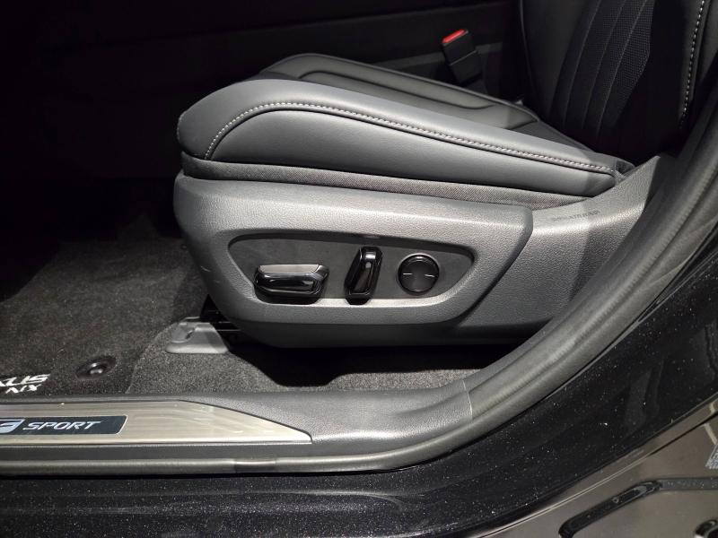 Photo 14 de l’annonce de LEXUS NX d’occasion à vendre à AUBIÈRE