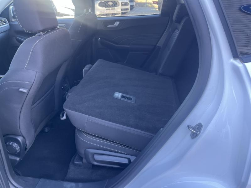 Photo 14 de l’annonce de FORD Kuga d’occasion à vendre à BRIGNOLES