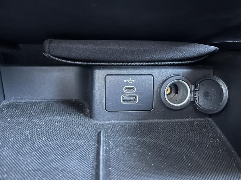 Photo 20 de l’annonce de FORD Kuga d’occasion à vendre à BRIGNOLES