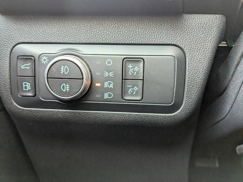 Photo 17 de l’annonce de FORD Kuga d’occasion à vendre à DRAGUIGNAN