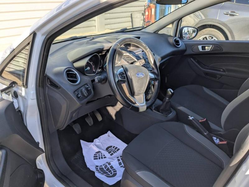 Photo 7 de l’annonce de FORD Fiesta d’occasion à vendre à AUBAGNE