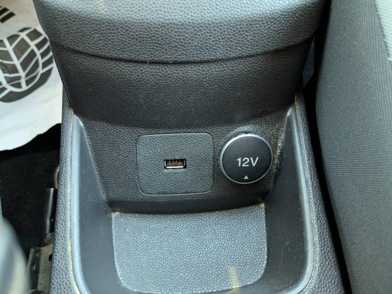 Photo 11 de l’annonce de FORD Fiesta d’occasion à vendre à AUBAGNE