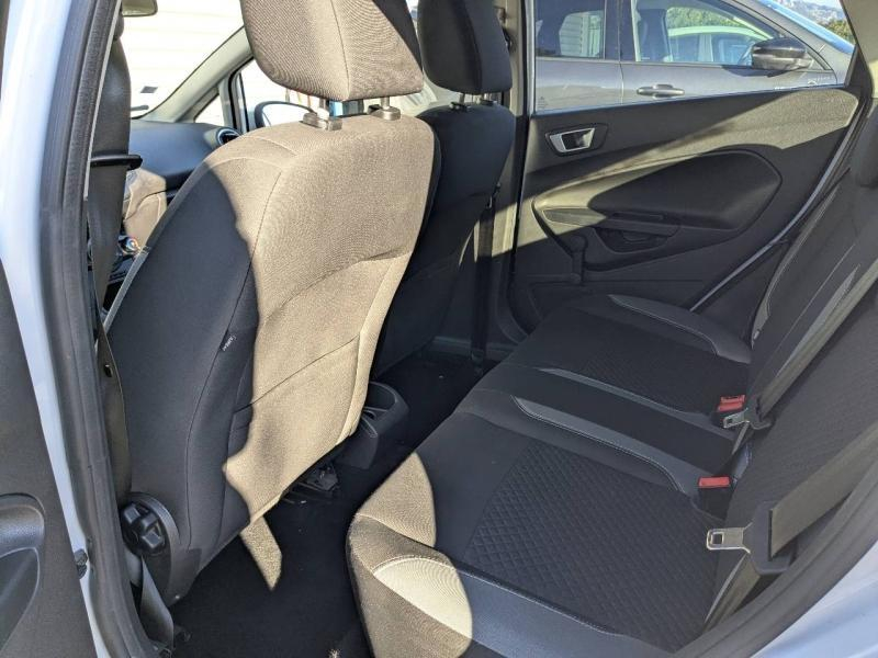 Photo 14 de l’annonce de FORD Fiesta d’occasion à vendre à AUBAGNE