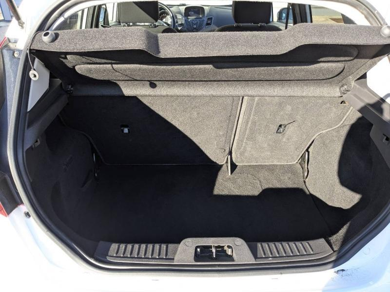 Photo 16 de l’annonce de FORD Fiesta d’occasion à vendre à AUBAGNE