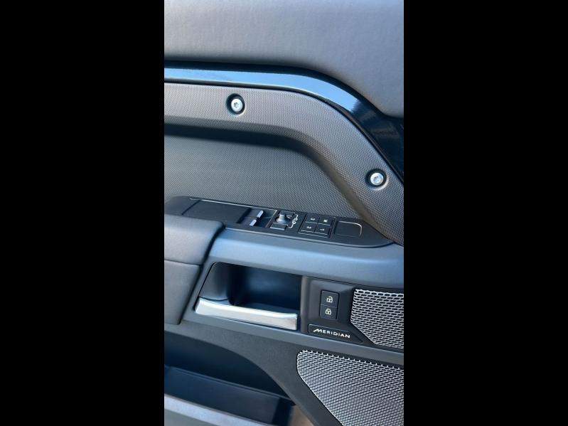 Photo 11 de l’annonce de LAND-ROVER Defender d’occasion à vendre à Marseille