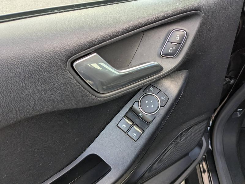 Photo 7 de l’annonce de FORD Fiesta d’occasion à vendre à LA VALETTE