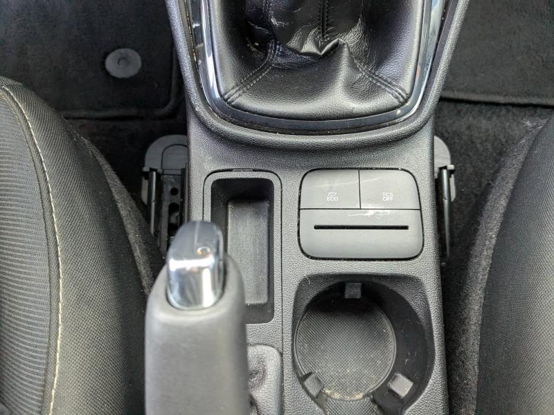 Photo 14 de l’annonce de FORD Fiesta d’occasion à vendre à LA VALETTE