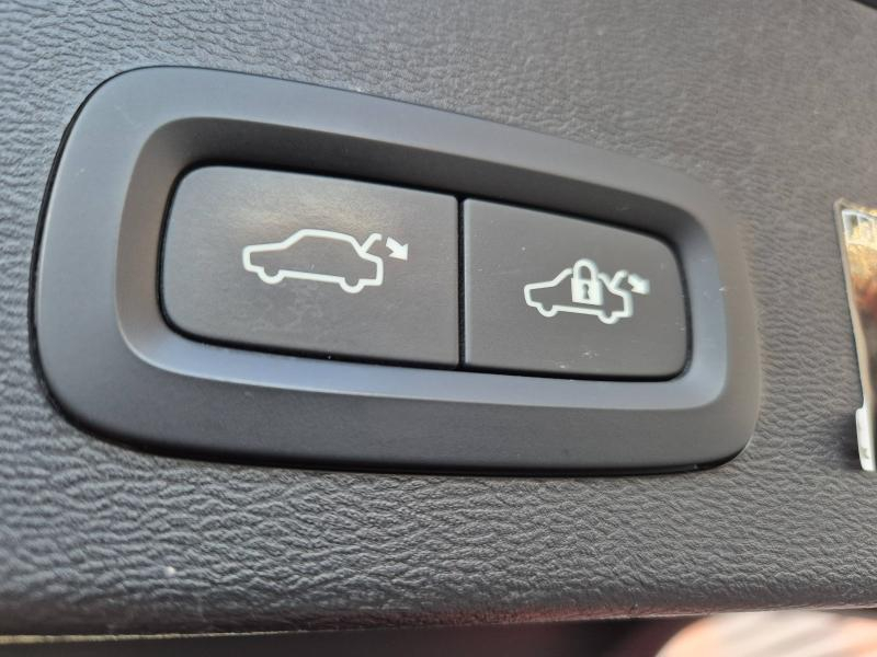 Photo 14 de l’annonce de VOLVO XC40 d’occasion à vendre à AVIGNON