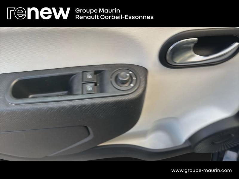 Photo 19 de l’annonce de RENAULT Twingo d’occasion à vendre à CORBEIL-ESSONNES