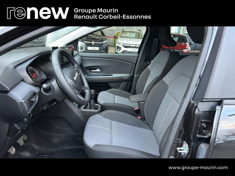 Photo 13 de l’annonce de DACIA Jogger d’occasion à vendre à CORBEIL-ESSONNES