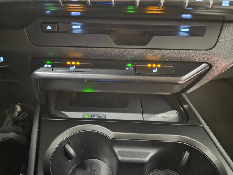 Photo 8 de l’annonce de LEXUS UX d’occasion à vendre à AUBIÈRE