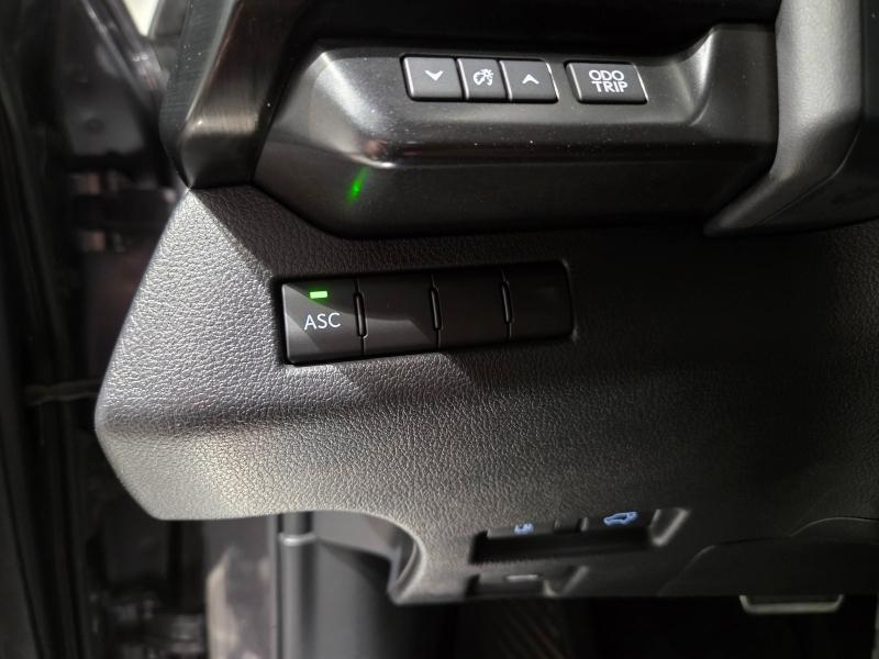 Photo 9 de l’annonce de LEXUS UX d’occasion à vendre à AUBIÈRE