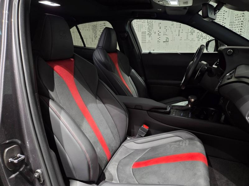 Photo 13 de l’annonce de LEXUS UX d’occasion à vendre à AUBIÈRE