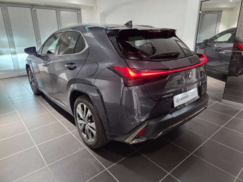 Photo 16 de l’annonce de LEXUS UX d’occasion à vendre à AUBIÈRE