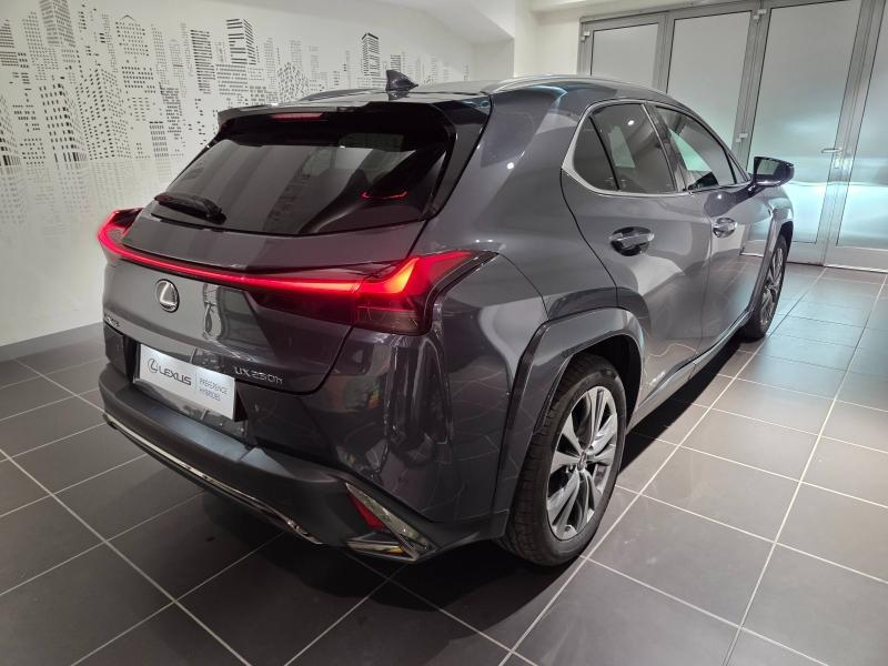 Photo 18 de l’annonce de LEXUS UX d’occasion à vendre à AUBIÈRE