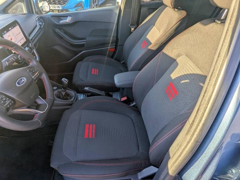 Photo 10 de l’annonce de FORD Fiesta d’occasion à vendre à FRÉJUS