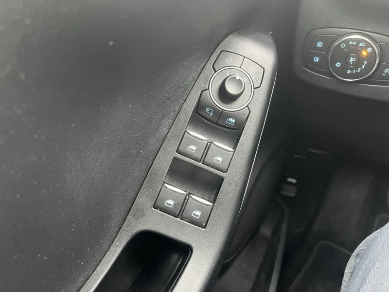 Photo 13 de l’annonce de FORD Puma d’occasion à vendre à BRIGNOLES