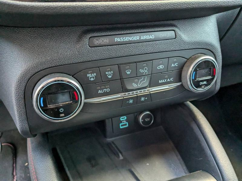 Photo 10 de l’annonce de FORD Kuga d’occasion à vendre à AUBAGNE