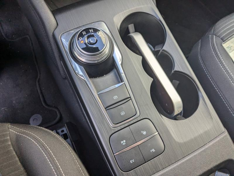 Photo 14 de l’annonce de FORD Kuga d’occasion à vendre à AUBAGNE