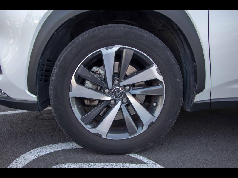 Photo 6 de l’annonce de LEXUS NX d’occasion à vendre à MONTFAVET