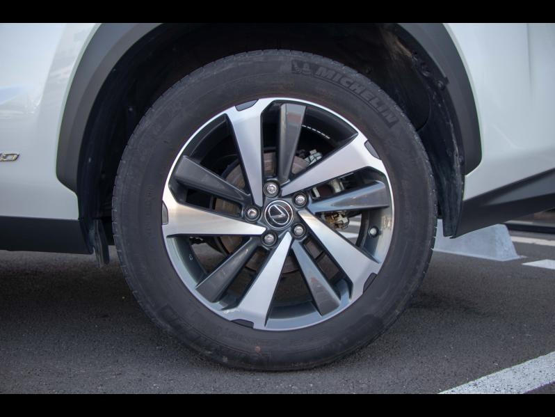 Photo 7 de l’annonce de LEXUS NX d’occasion à vendre à MONTFAVET