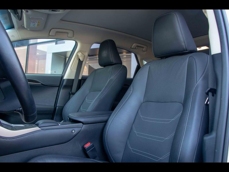 Photo 12 de l’annonce de LEXUS NX d’occasion à vendre à MONTFAVET