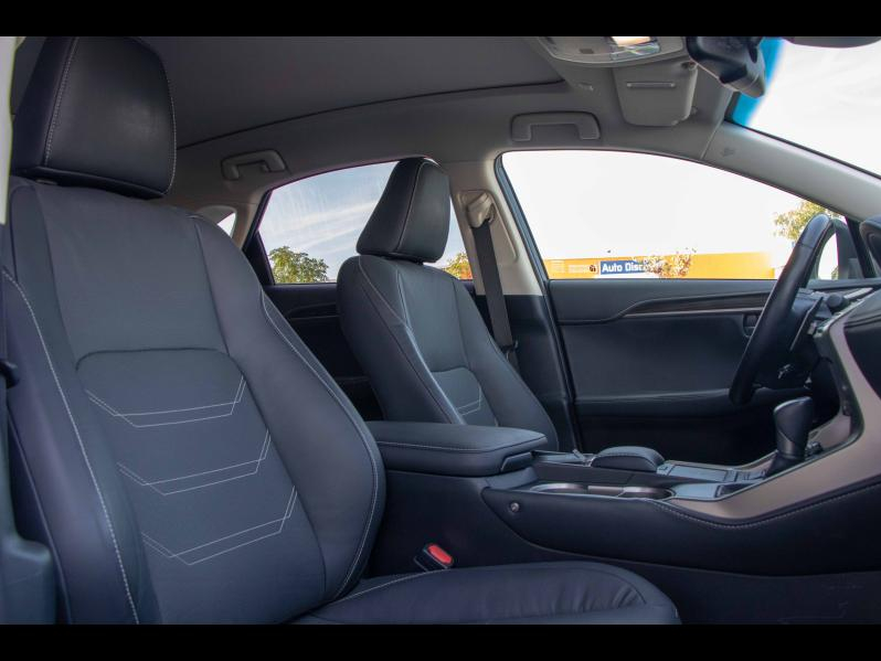 Photo 14 de l’annonce de LEXUS NX d’occasion à vendre à MONTFAVET