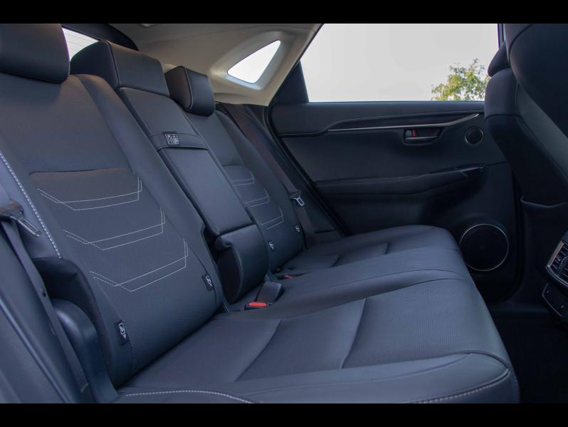 Photo 15 de l’annonce de LEXUS NX d’occasion à vendre à MONTFAVET