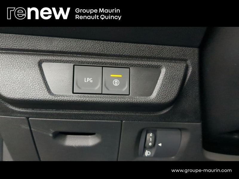 Photo 15 de l’annonce de DACIA Sandero d’occasion à vendre à QUINCY-SOUS-SÉNART