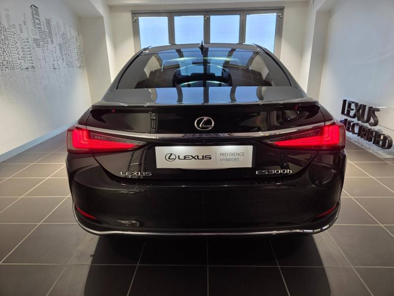 Photo 17 de l’annonce de LEXUS ES d’occasion à vendre à AUBIÈRE