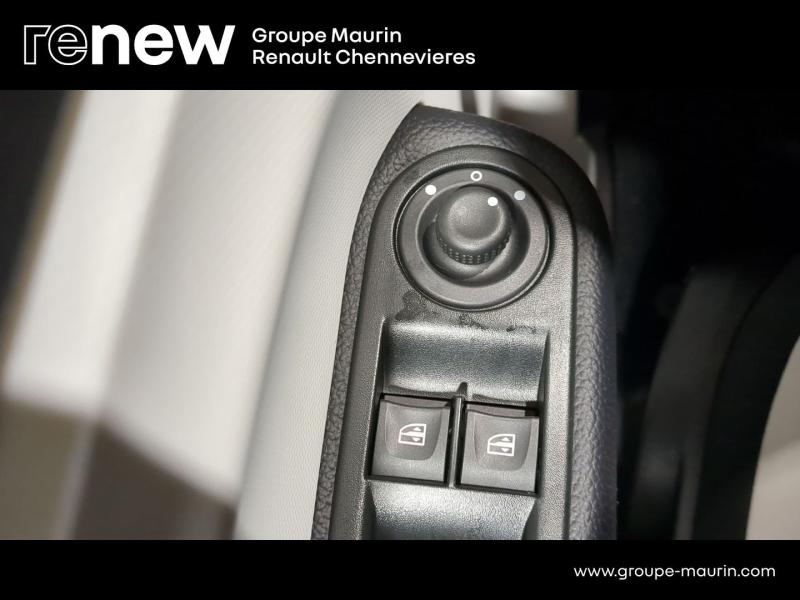 Photo 16 de l’annonce de RENAULT Twingo d’occasion à vendre à CHENNEVIÈRES-SUR-MARNE