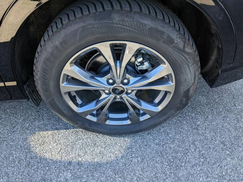 Photo 13 de l’annonce de FORD Kuga d’occasion à vendre à VITROLLES