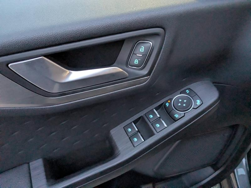 Photo 10 de l’annonce de FORD Kuga d’occasion à vendre à LA VALETTE