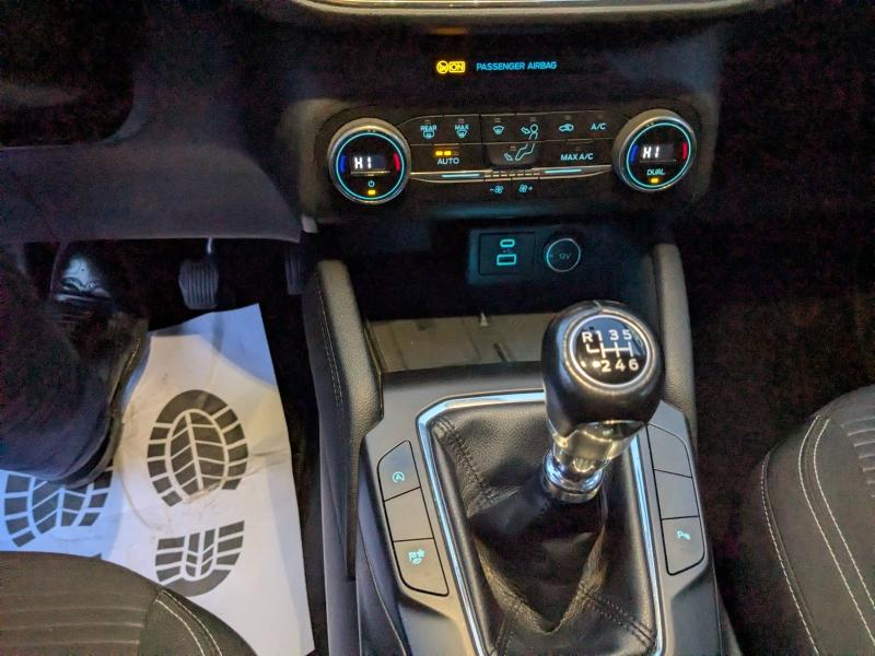 Photo 15 de l’annonce de FORD Kuga d’occasion à vendre à LA VALETTE