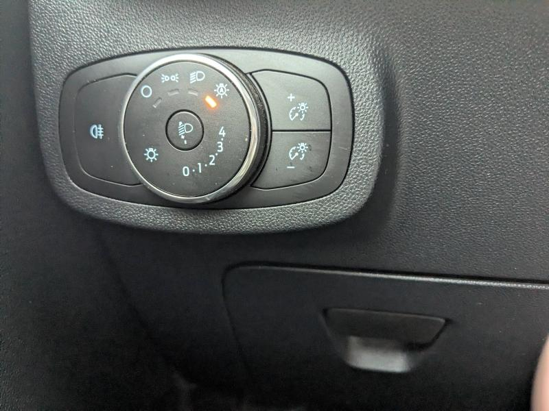 Photo 16 de l’annonce de FORD Fiesta d’occasion à vendre à DRAGUIGNAN