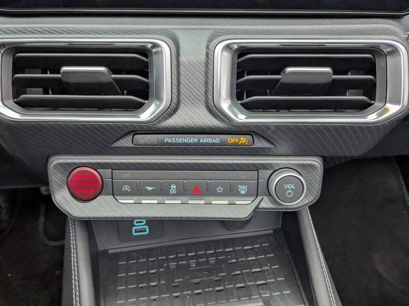 Photo 18 de l’annonce de FORD Mustang Convertible d’occasion à vendre à LA VALETTE