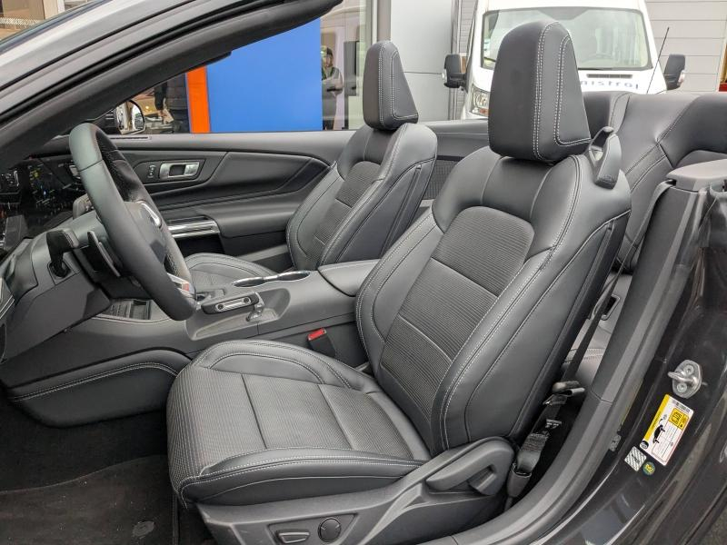 Photo 20 de l’annonce de FORD Mustang Convertible d’occasion à vendre à LA VALETTE