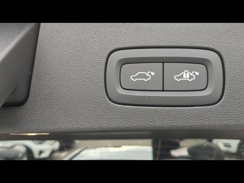 Photo 8 de l’annonce de VOLVO V60 d’occasion à vendre à TOULON