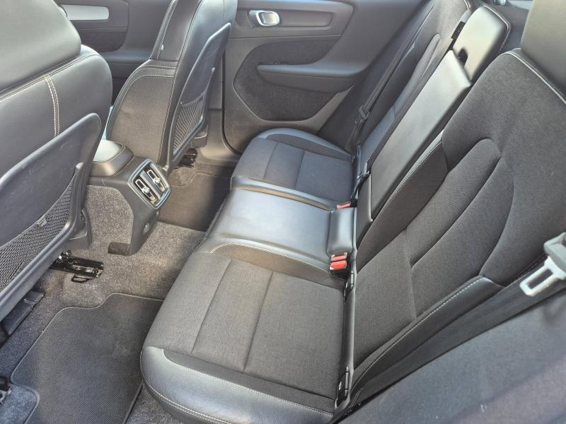 Photo 8 de l’annonce de VOLVO XC40 d’occasion à vendre à AVIGNON