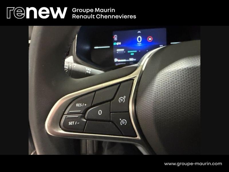 Photo 19 de l’annonce de RENAULT Clio d’occasion à vendre à CHENNEVIÈRES-SUR-MARNE