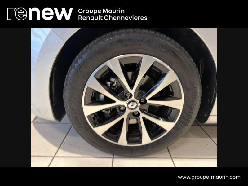 Photo 10 de l’annonce de RENAULT Clio d’occasion à vendre à CHENNEVIÈRES-SUR-MARNE