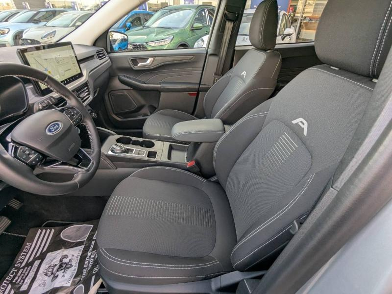 Photo 10 de l’annonce de FORD Kuga d’occasion à vendre à FRÉJUS