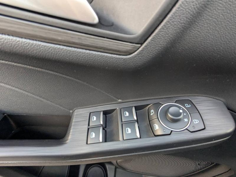 Photo 12 de l’annonce de FORD Kuga d’occasion à vendre à FRÉJUS