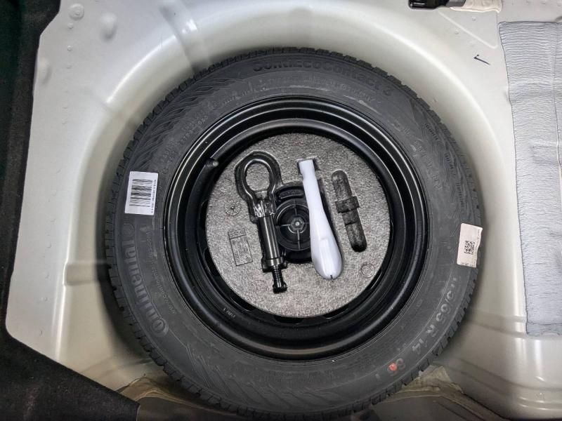 Photo 6 de l’annonce de FORD Fiesta d’occasion à vendre à FRÉJUS