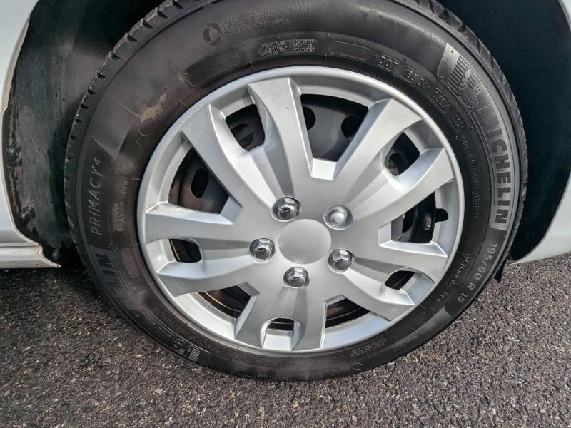 Photo 9 de l’annonce de FORD Fiesta d’occasion à vendre à FRÉJUS