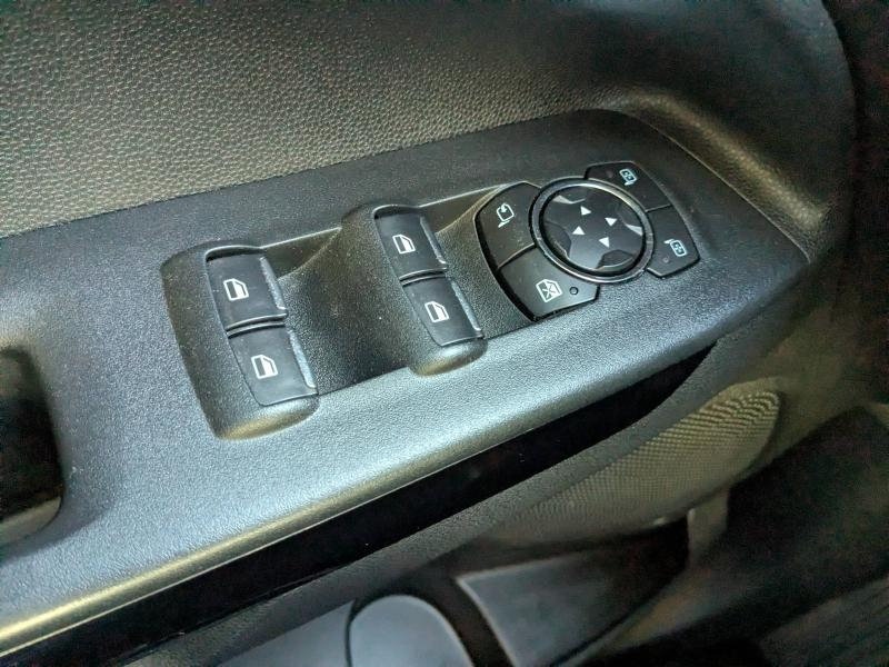 Photo 15 de l’annonce de FORD EcoSport d’occasion à vendre à DRAGUIGNAN