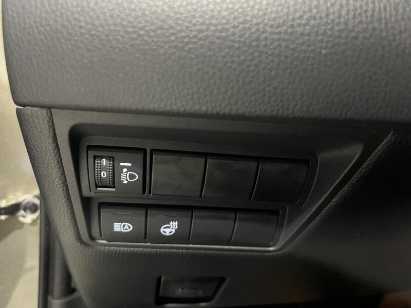 Photo 13 de l’annonce de TOYOTA Yaris d’occasion à vendre à LATTES