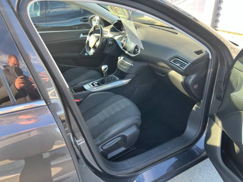 Photo 15 de l’annonce de PEUGEOT 308 d’occasion à vendre à AUBAGNE