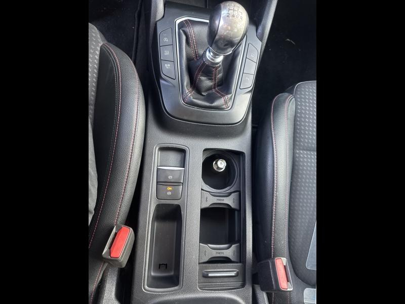 Photo 16 de l’annonce de FORD Focus d’occasion à vendre à MARTIGUES