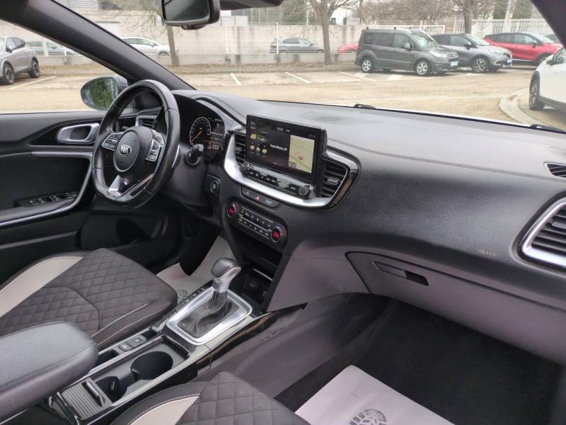 Photo 14 de l’annonce de KIA Ceed d’occasion à vendre à NÎMES